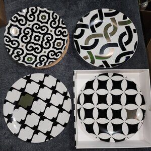 Designer Set of 4 Dessert Plates Embellished with 14k Gold 6" From Macy's